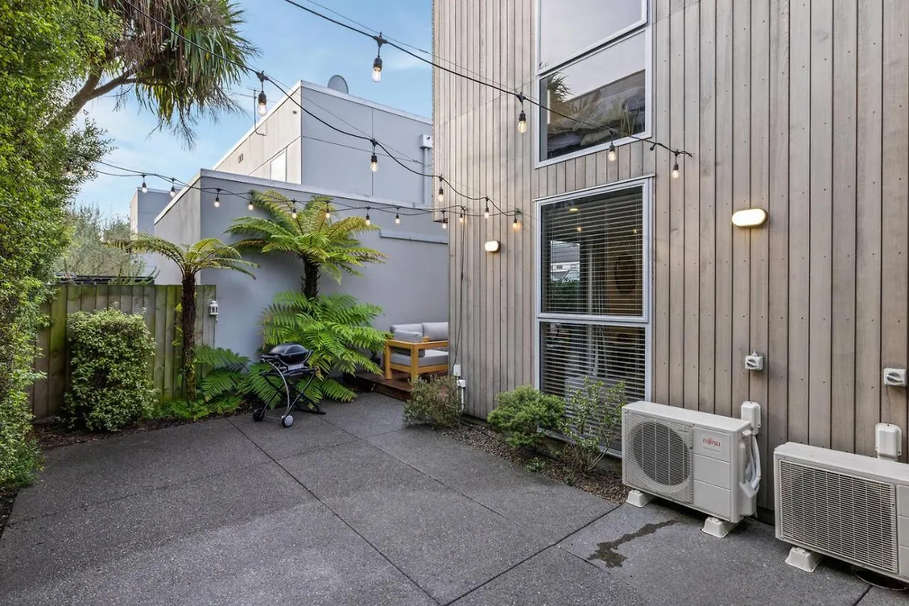 City Escape - Christchurch Central Apartment 0*,